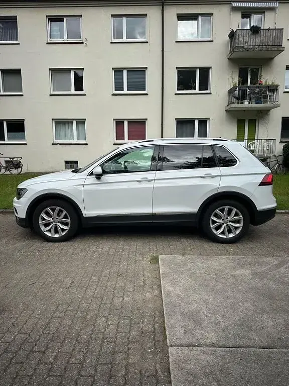 Gebraucht VW Tiguan Highline 150 PS (110 kW) 2018 Weiß SUV