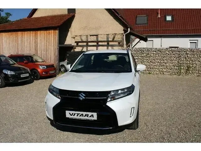 Neu Suzuki Vitara Club 129 PS (94 kW) 2025 Weiss SUV