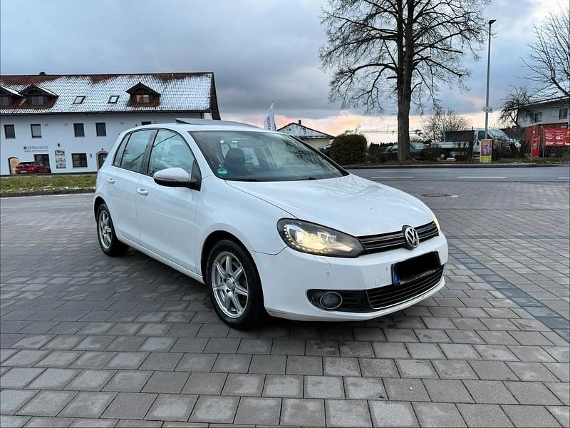 Weiß Gebraucht 2011 VW Golf VI Limousine | 5.700 € (Guter Preis) - Bild 1/4