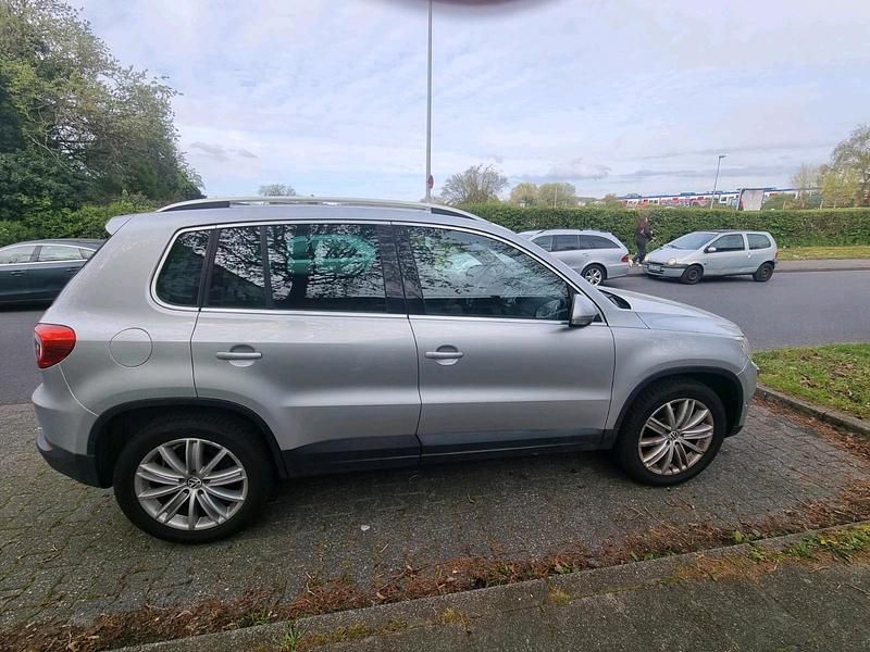 Gebraucht VW Tiguan 122 PS (89 kW) 2008 Silber SUV