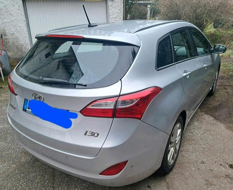 Gebraucht Hyundai i30 110 PS (80 kW) 2015 Silber Kombi