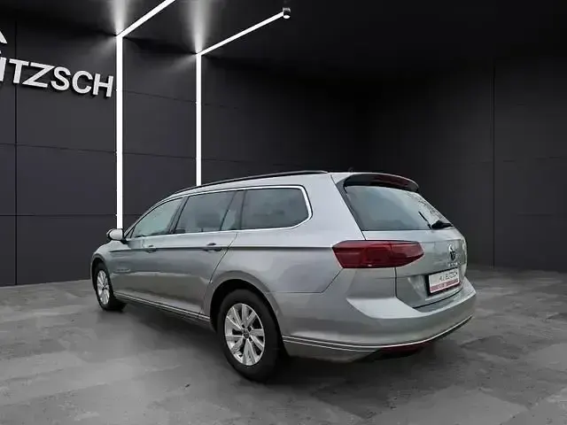 Gebraucht VW Passat Business 150 PS (110 kW) 2021 Pyritsilber metallic Kombi
