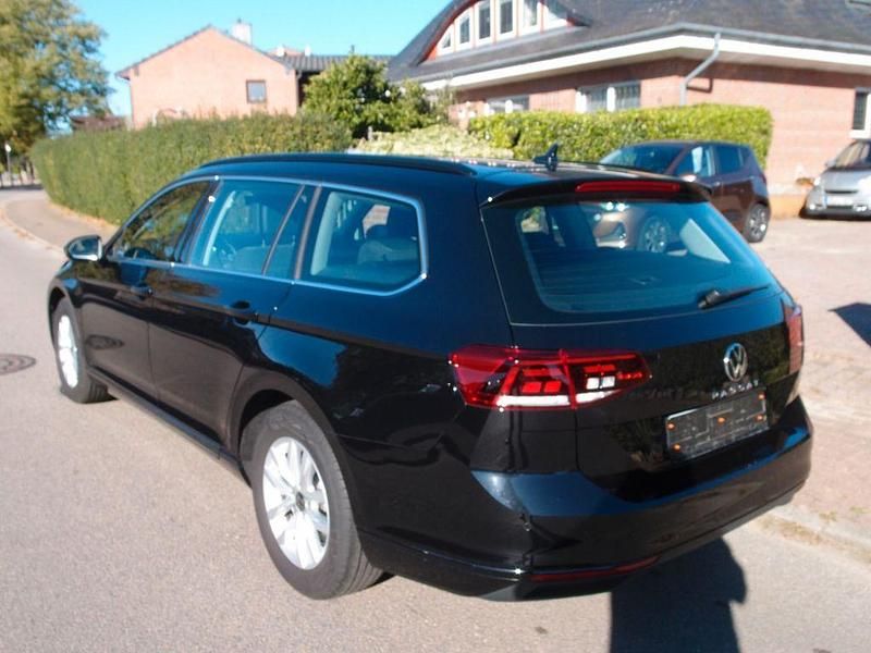 Gebraucht VW Passat Business 150 PS (110 kW) 2024 Schwarz Kombi