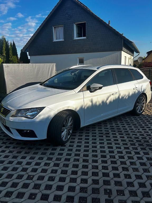 Weiß Gebraucht 2019 Seat Leon ST XCELLENCE Kombi | 11.500 € (Superpreis) - Bild 1/4