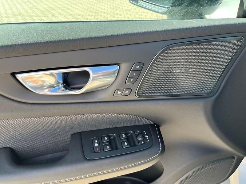 Gebraucht Volvo V60 Plus 398 PS (292 kW) 2025 Silber Kombi