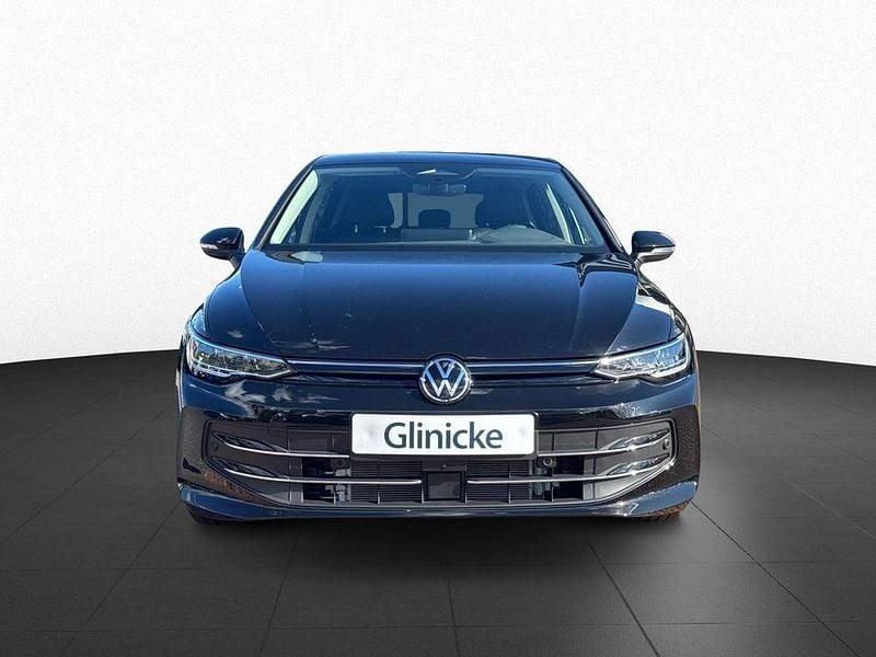 Gebraucht VW Golf VIII 116 PS (85 kW) 2026 Grenadillschwarz metallic Limousine