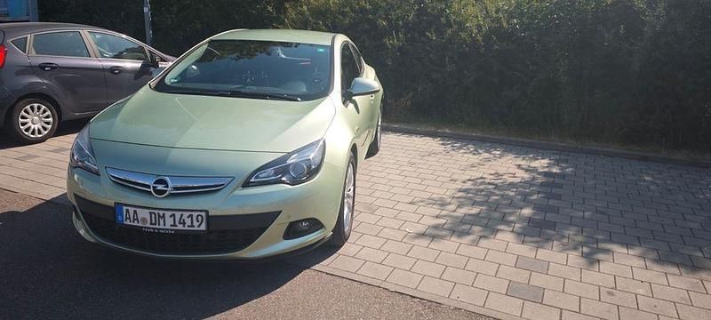 Grün Gebraucht 2012 Opel Astra GTC Edition Limousine | 6.700 € (Fairer Preis) - Bild 1/4
