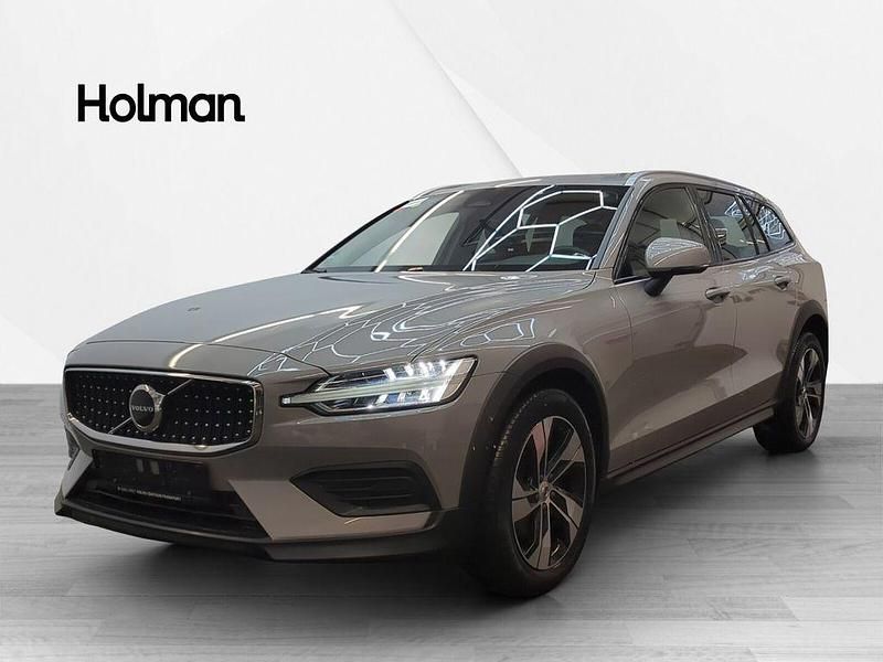 Grau Gebraucht 2023 Volvo V60 CC Plus Kombi | 34.439 € (Guter Preis) - Bild 1/4