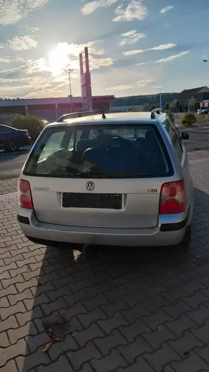 Gebraucht VW Passat Basis 101 PS (74 kW) 2002 Silber Kombi