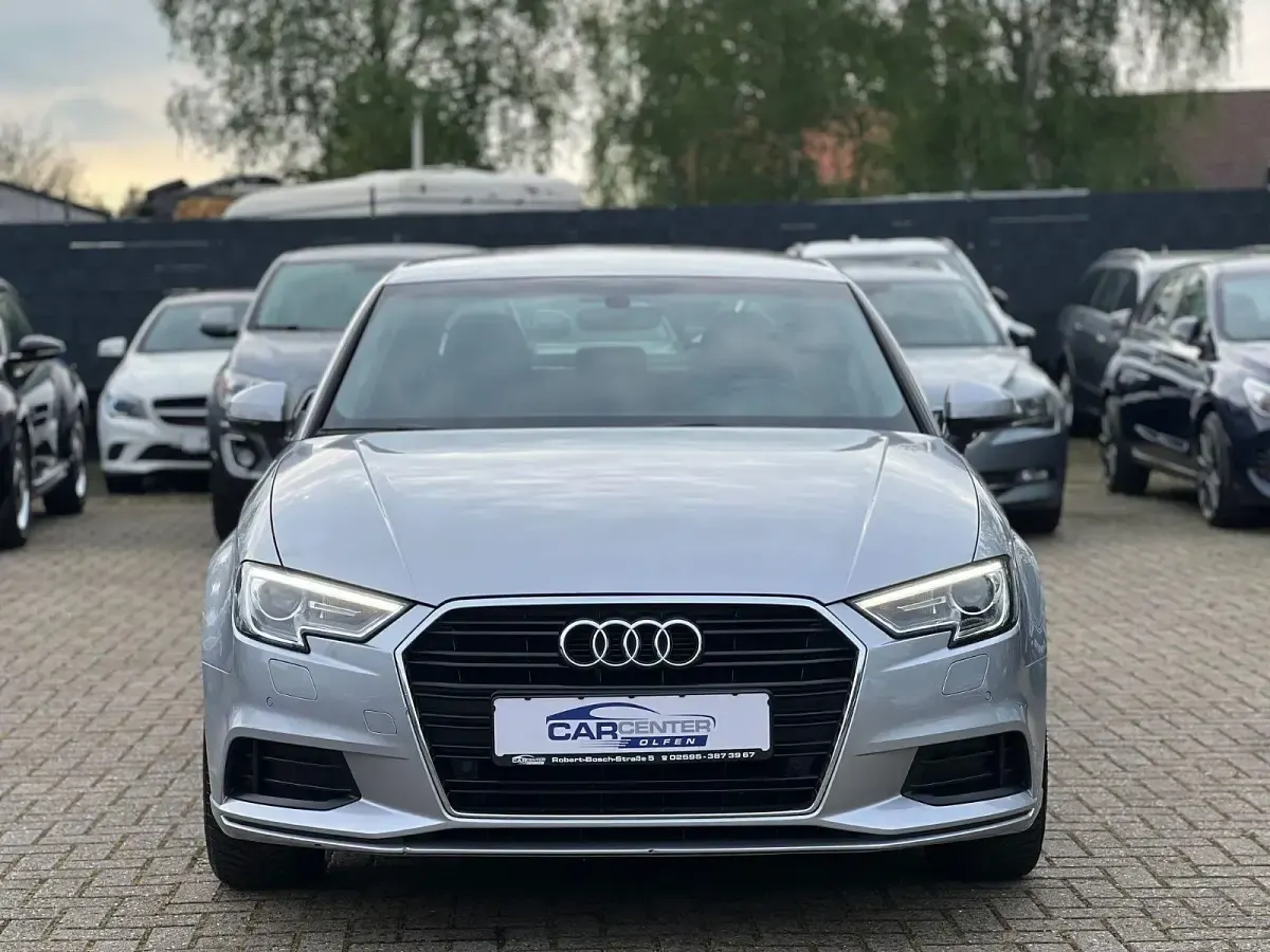 Usado Audi A3 Basis 150 HP (110 kW) 2020 Prateado Sedan