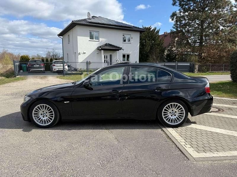 Gebraucht BMW 325 Advantage 218 PS (160 kW) 2007 Schwarz Limousine