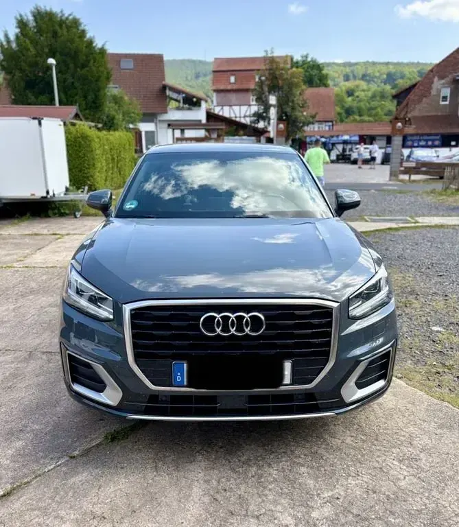 Gebraucht Audi Q2 Sport 116 PS (85 kW) 2019 Grau SUV