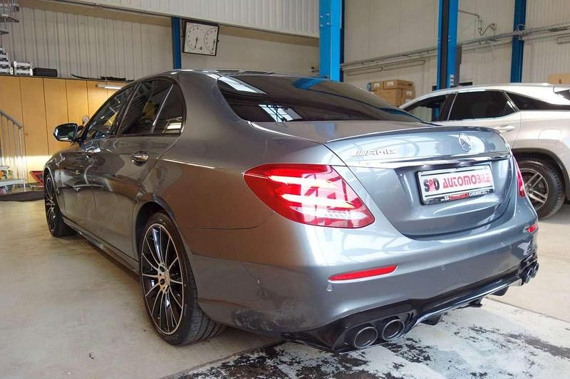 Gebraucht Mercedes E53 AMG AMG 435 PS (319 kW) 2018 Selenitgrau  metalliclack (metallic) Limousine