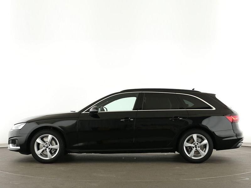Gebraucht Audi A4 Advanced Plus 204 PS (150 kW) 2024 Mythosschwarz metallic Kombi