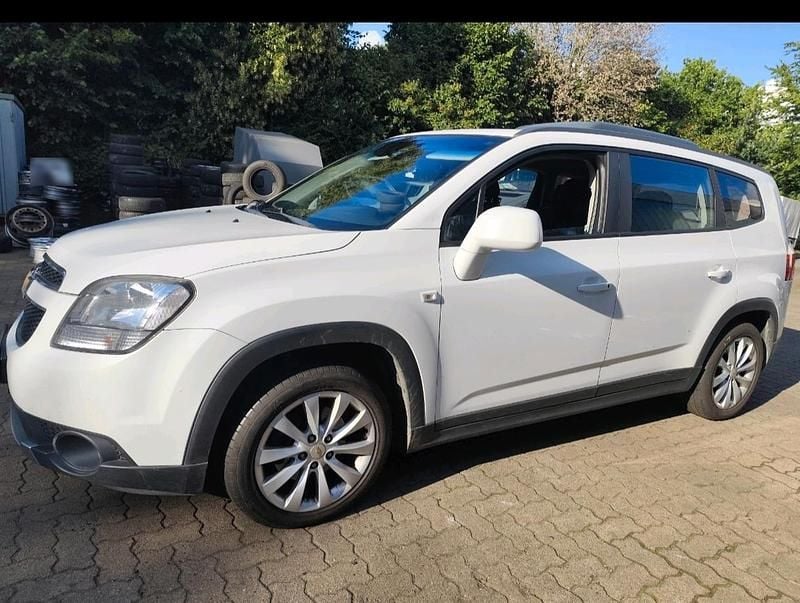 Gebraucht Chevrolet Orlando 163 PS (119 kW) 2012 Weiß Van / Kleinbus