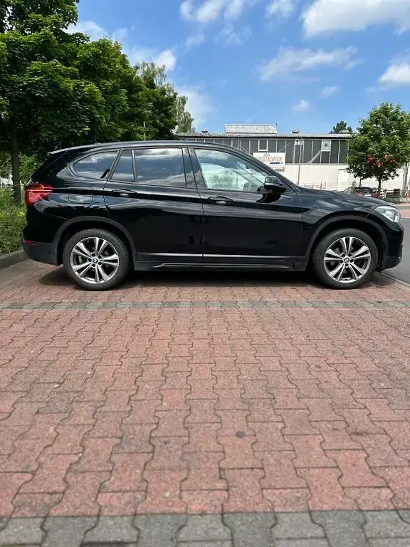 Gebraucht BMW X1 Sport Line 150 PS (110 kW) 2017 Schwarz SUV