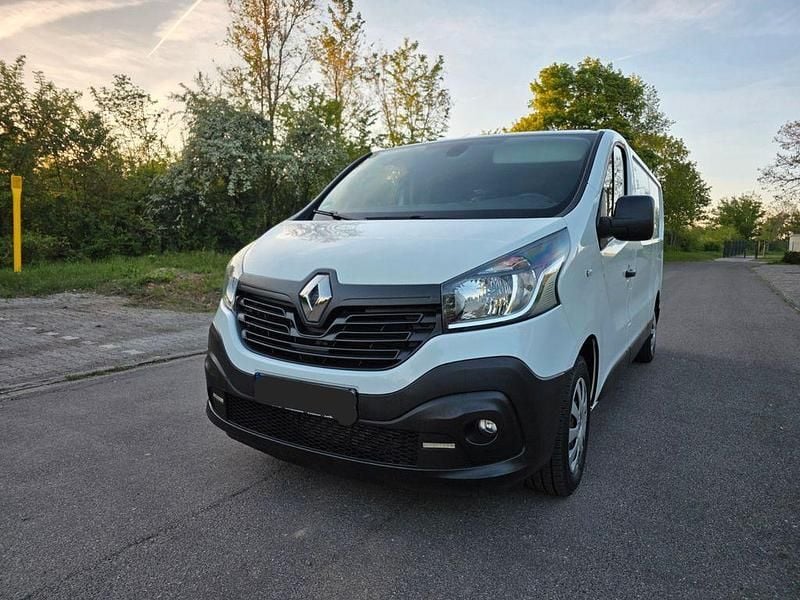 Second-hand Renault Trafic 131 CP (96 kW) 2019 Alb Monovolum