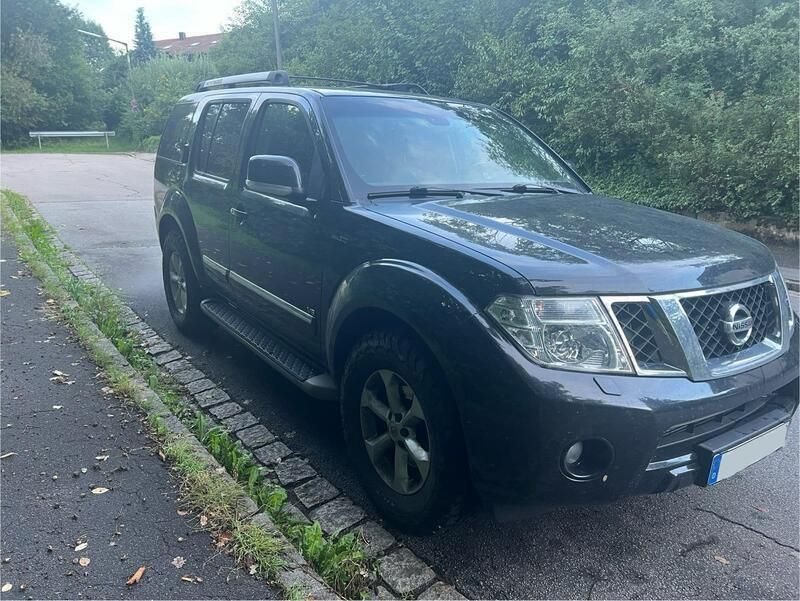 Schwarz Gebraucht 2012 Nissan Pathfinder SUV | 19.900 € (Teuer) - Bild 1/4