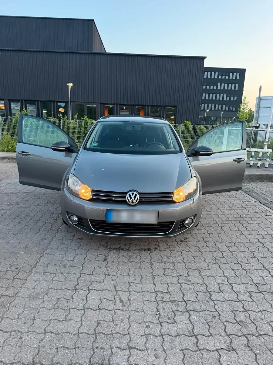 Gebraucht VW Golf VI 122 PS (89 kW) 2009 Grau Kleinwagen