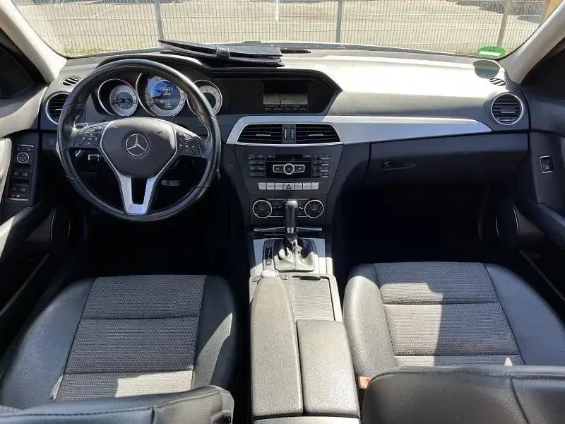 Gebraucht Mercedes C180 Avantgarde 120 PS (88 kW) 2014 Silber Kombi