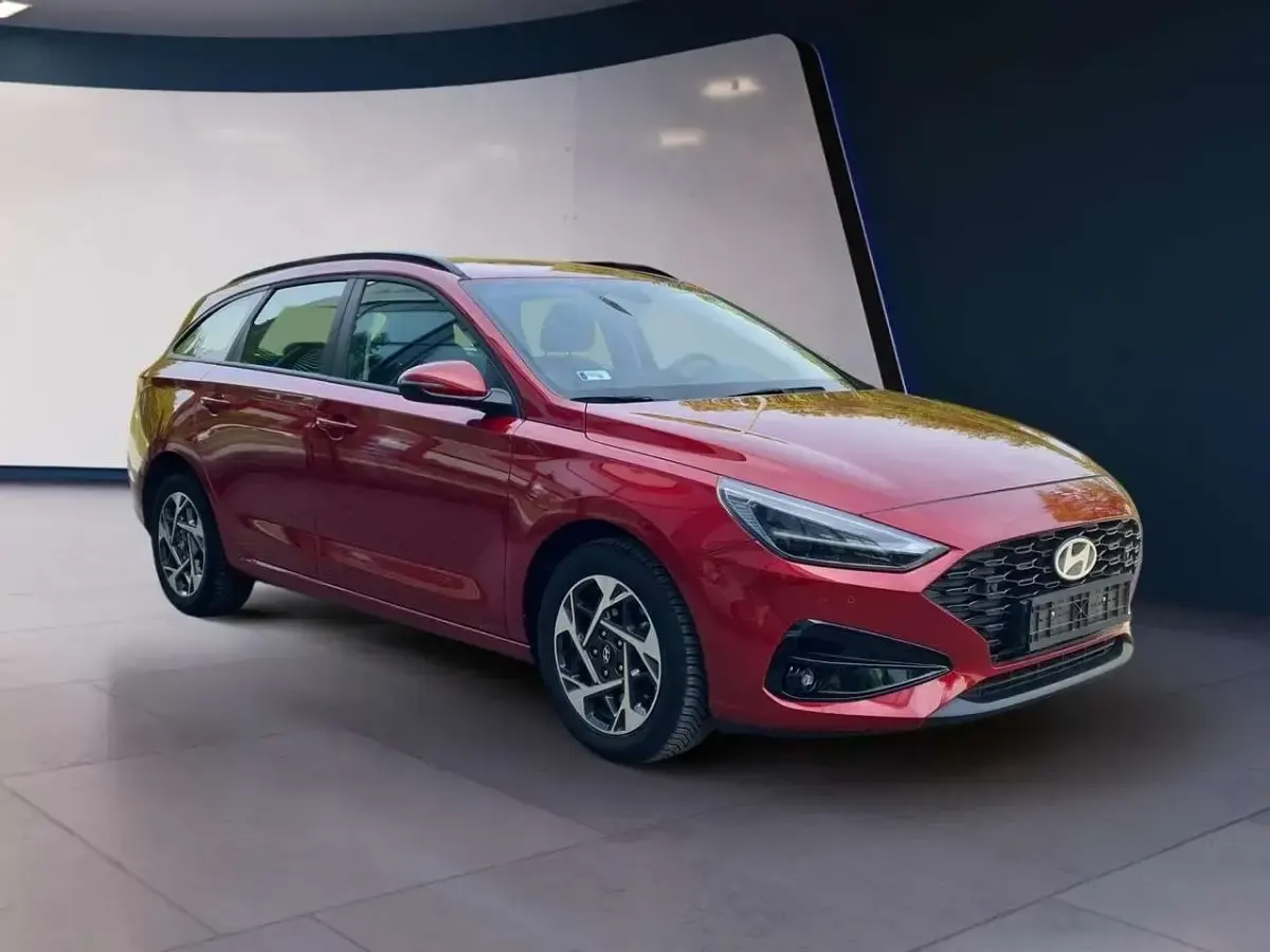 Gebraucht Hyundai i30 Advantage 101 PS (74 kW) 2024 Ultimate red Kombi