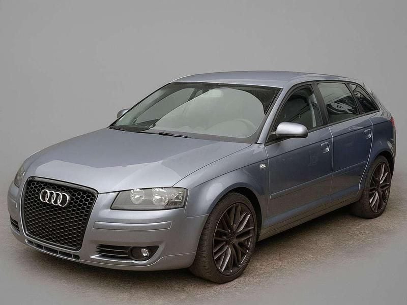 Grau Gebraucht 2009 Audi A3 Sportback Limousine | 6.490 € (Guter Preis) - Bild 1/4
