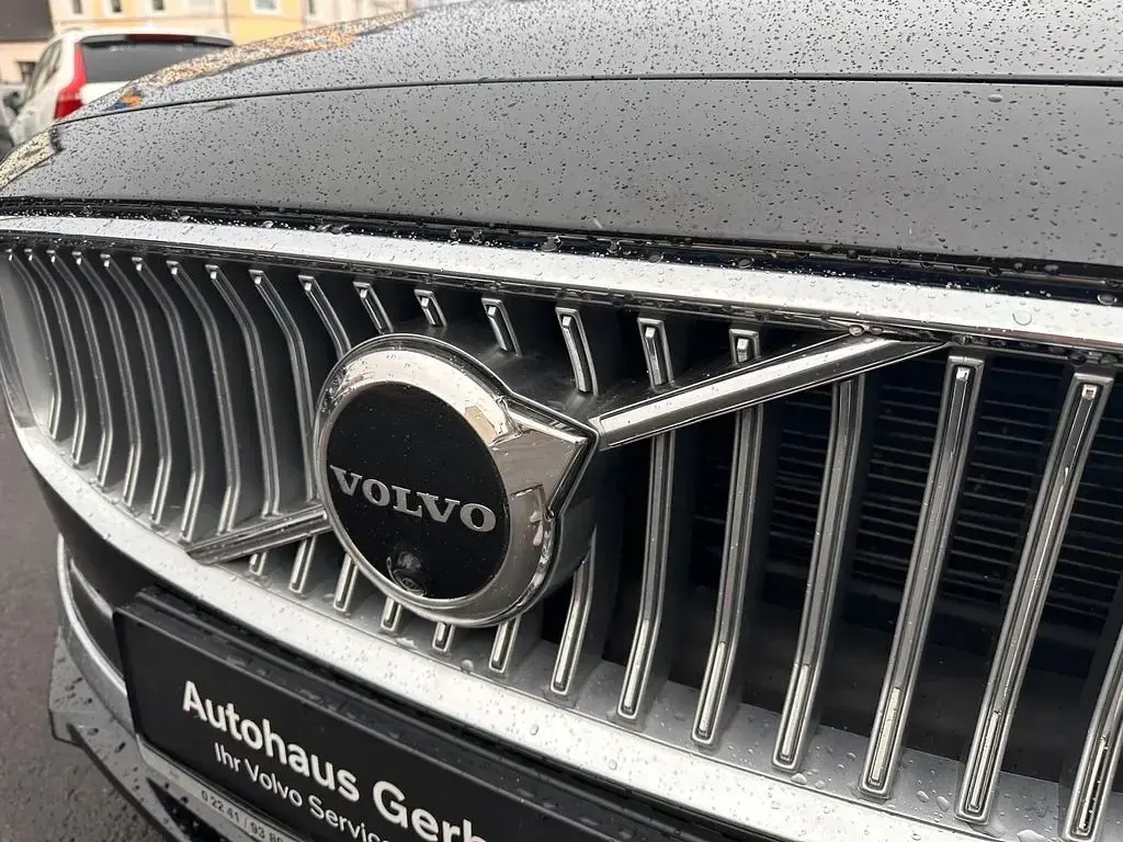 Gebraucht Volvo V90 Ultimate 310 PS (228 kW) 2023 Onyx black Kombi