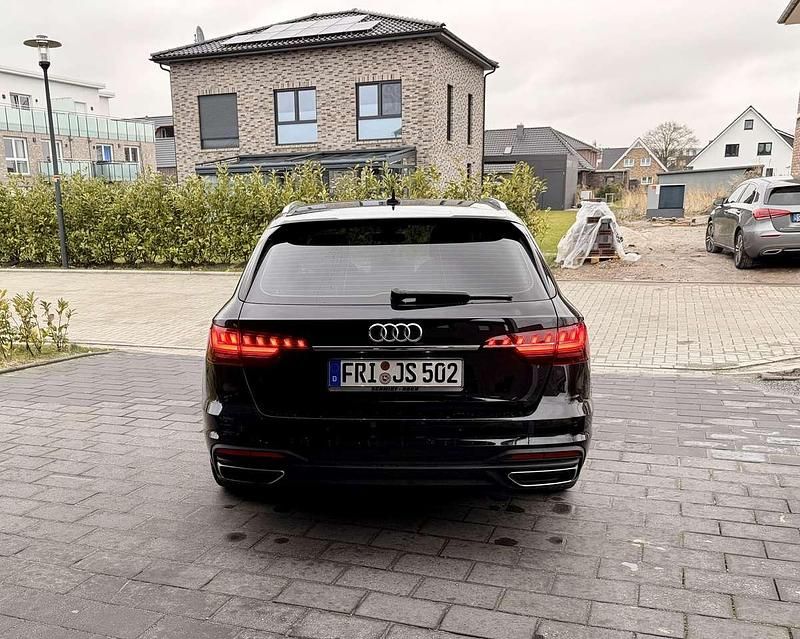 Gebraucht Audi A4 163 PS (119 kW) 2020 Schwarz Kombi