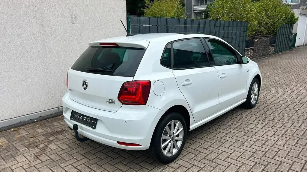 Gebraucht VW Polo 90 PS (66 kW) 2016 Weiß Limousine