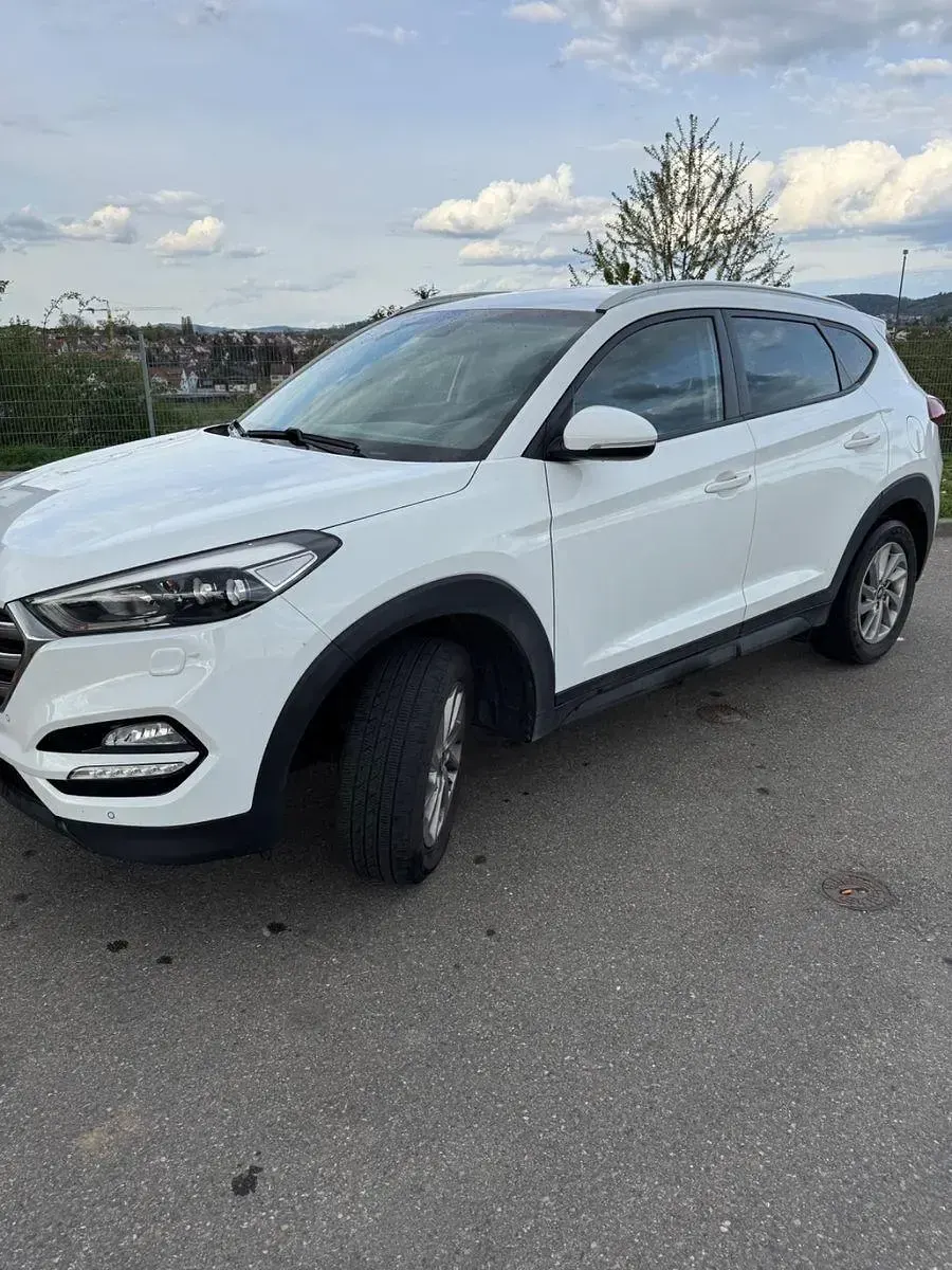 Second-hand Hyundai Tucson Classic 132 CP (97 kW) 2015 Alb SUV