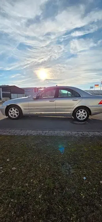 Gebraucht Mercedes C200 Elegance 163 PS (119 kW) 2000 Silber Limousine