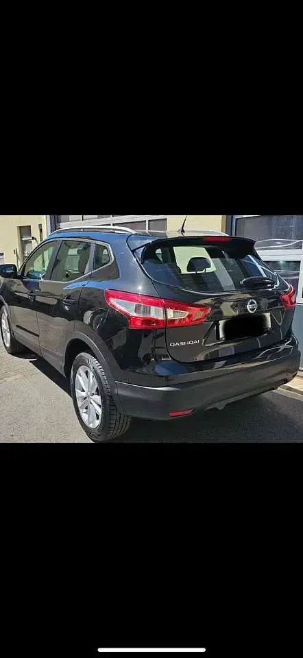 Gebraucht Nissan Qashqai Acenta 131 PS (96 kW) 2016 Schwarz SUV