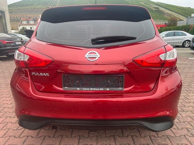 Gebraucht Nissan Pulsar 116 PS (85 kW) 2017 Rot Kleinwagen