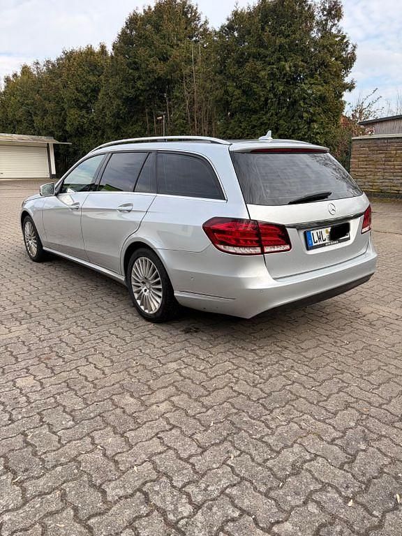 Second-hand Mercedes E220 170 CP (125 kW) 2014 Argintiu Berlinǎ