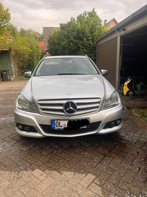 Grau Gebraucht 2012 Mercedes C200 Kombi | 6.499 € (Guter Preis) - Bild 1/4