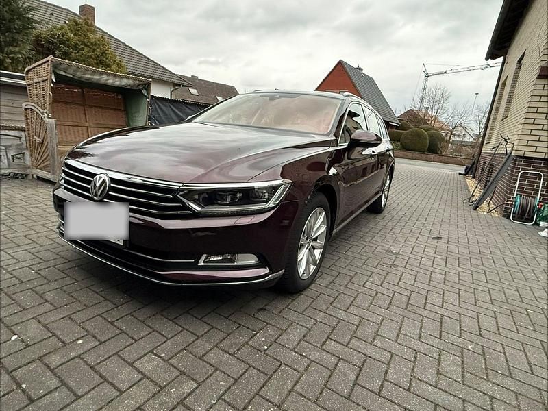 Gebraucht VW Passat Highline 179 PS (131 kW) 2017 Rot Kombi