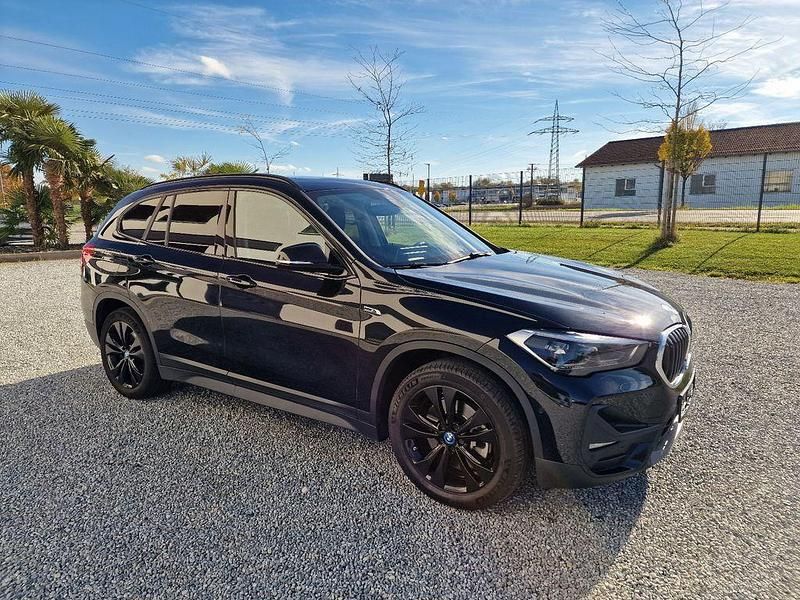 Saphirschwarz metallic Gebraucht 2022 BMW X1 Advantage SUV | 20.400 € (Fairer Preis) - Bild 1/4