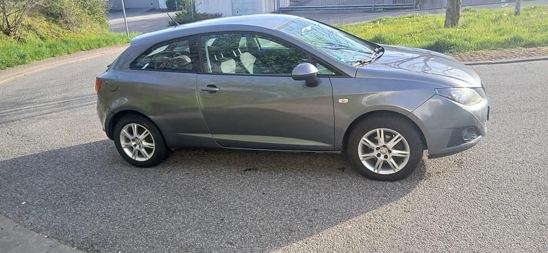 Gebraucht Seat Ibiza 75 PS (55 kW) 2012 Grau Kleinwagen