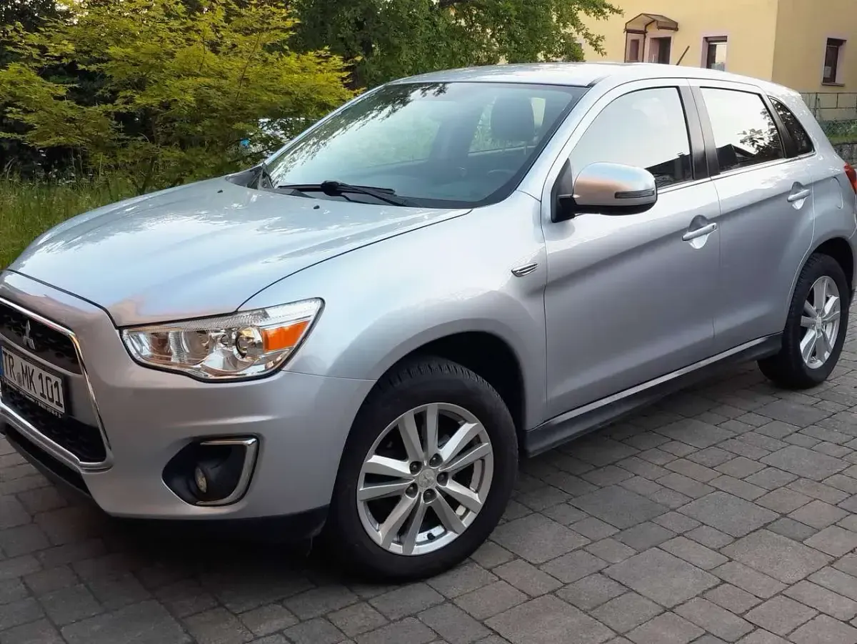 Gebraucht Mitsubishi ASX Classic Collection 150 PS (110 kW) 2015 Silber SUV