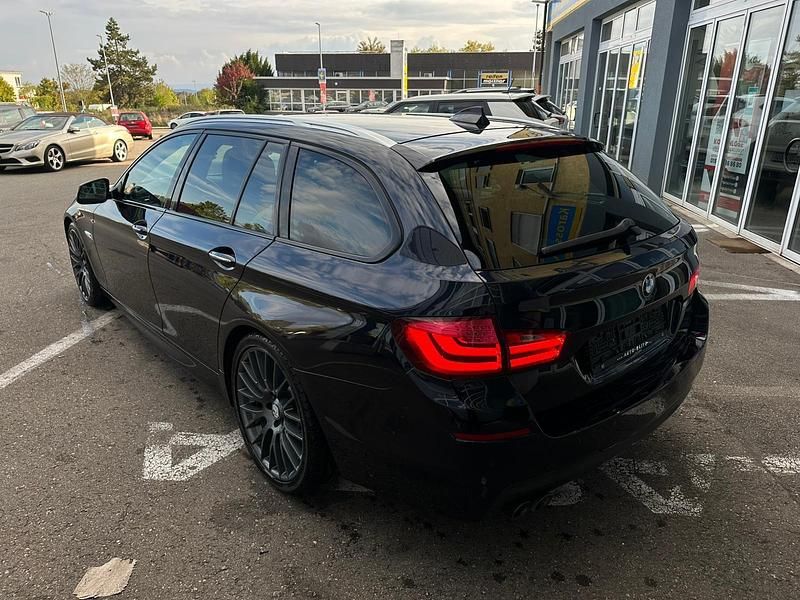Gebraucht BMW 530 M Sport 258 PS (189 kW) 2010 Blau Kombi