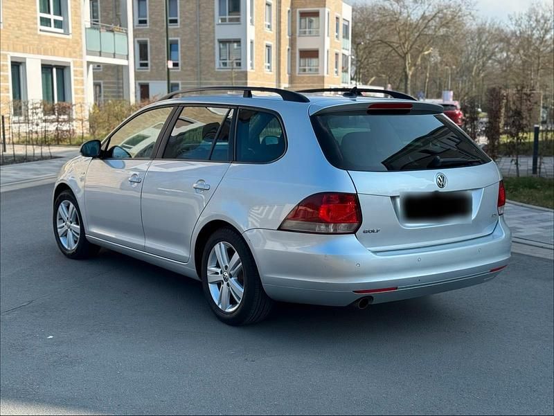 Gebraucht VW Golf VII Match 105 PS (77 kW) 2013 Silber Kombi
