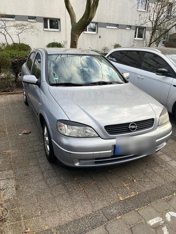Silber Gebraucht 2000 Opel Astra Kleinwagen | 1.900 € - Bild 1/3
