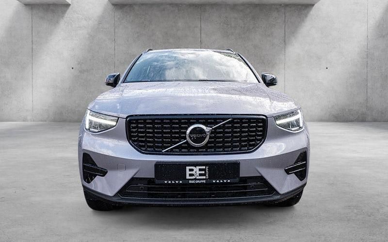 Gebraucht Volvo XC40 Plus 163 PS (119 kW) 2025 Silber SUV
