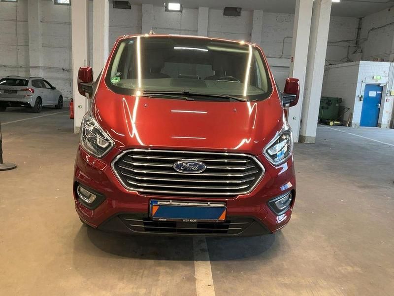 Gebraucht Ford Tourneo Titanium X 185 PS (136 kW) 2021 Rot Van / Kleinbus