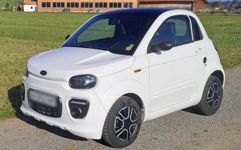 Weiß Gebraucht 2024 Microcar Dué Kleinwagen | 12.400 € - Bild 1/4
