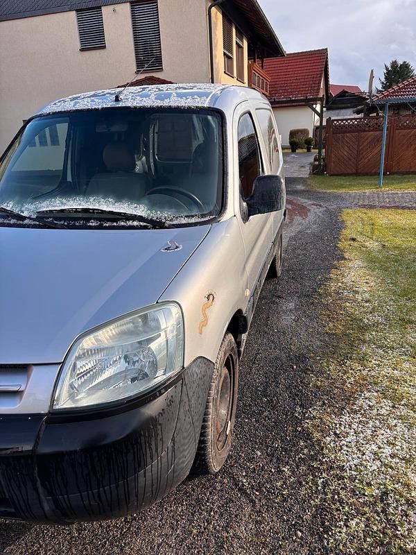 Gebraucht Citroën Berlingo 90 PS (66 kW) 2004 Silber Van / Kleinbus