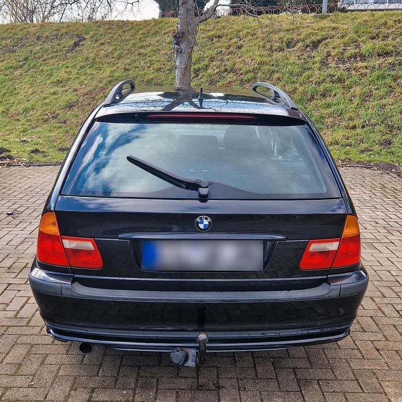 Gebraucht BMW 318 118 PS (86 kW) 2001 Schwarz Kombi