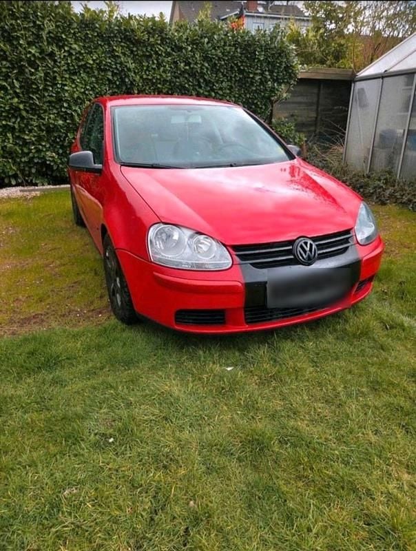 Usata VW Golf V 110 CV (80 kW) 2004 Rosso Utilitaria