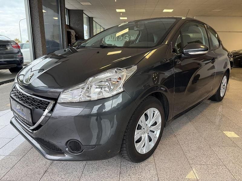 Grau Gebraucht 2014 Peugeot 208 Active Kleinwagen | 4.999 € (Fairer Preis) - Bild 1/4