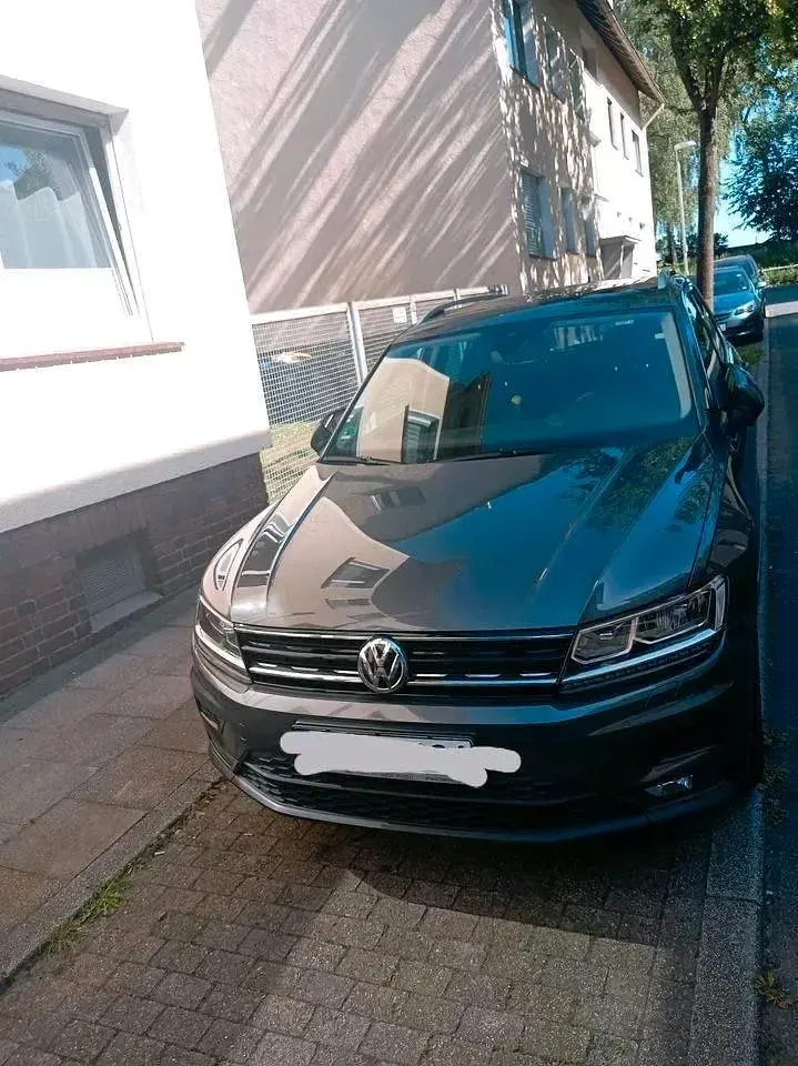 Gebraucht VW Tiguan Sound 150 PS (110 kW) 2018 Grau SUV